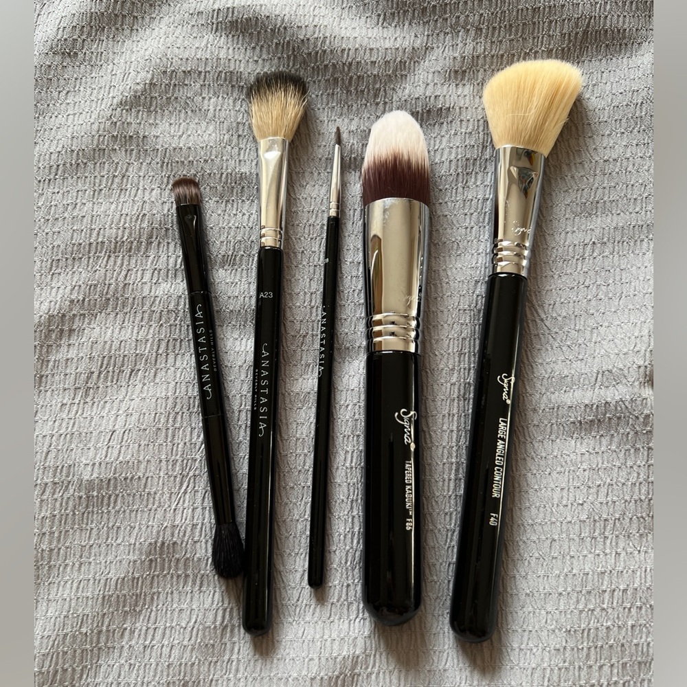 Makeup Brushes Assorted